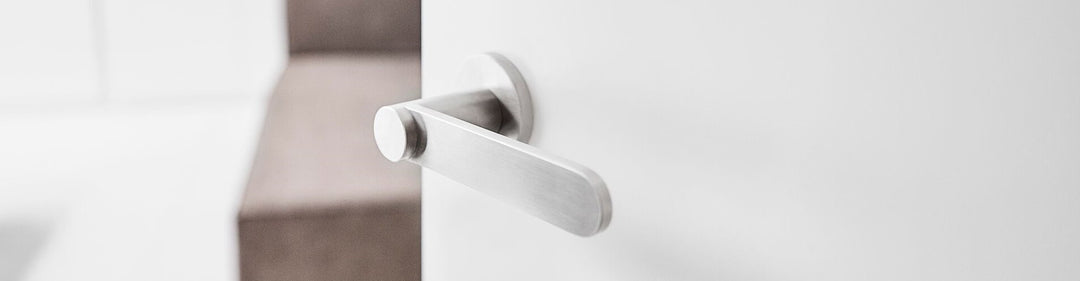 FORMANI TENSE BY BERTRAM BEERBAUM