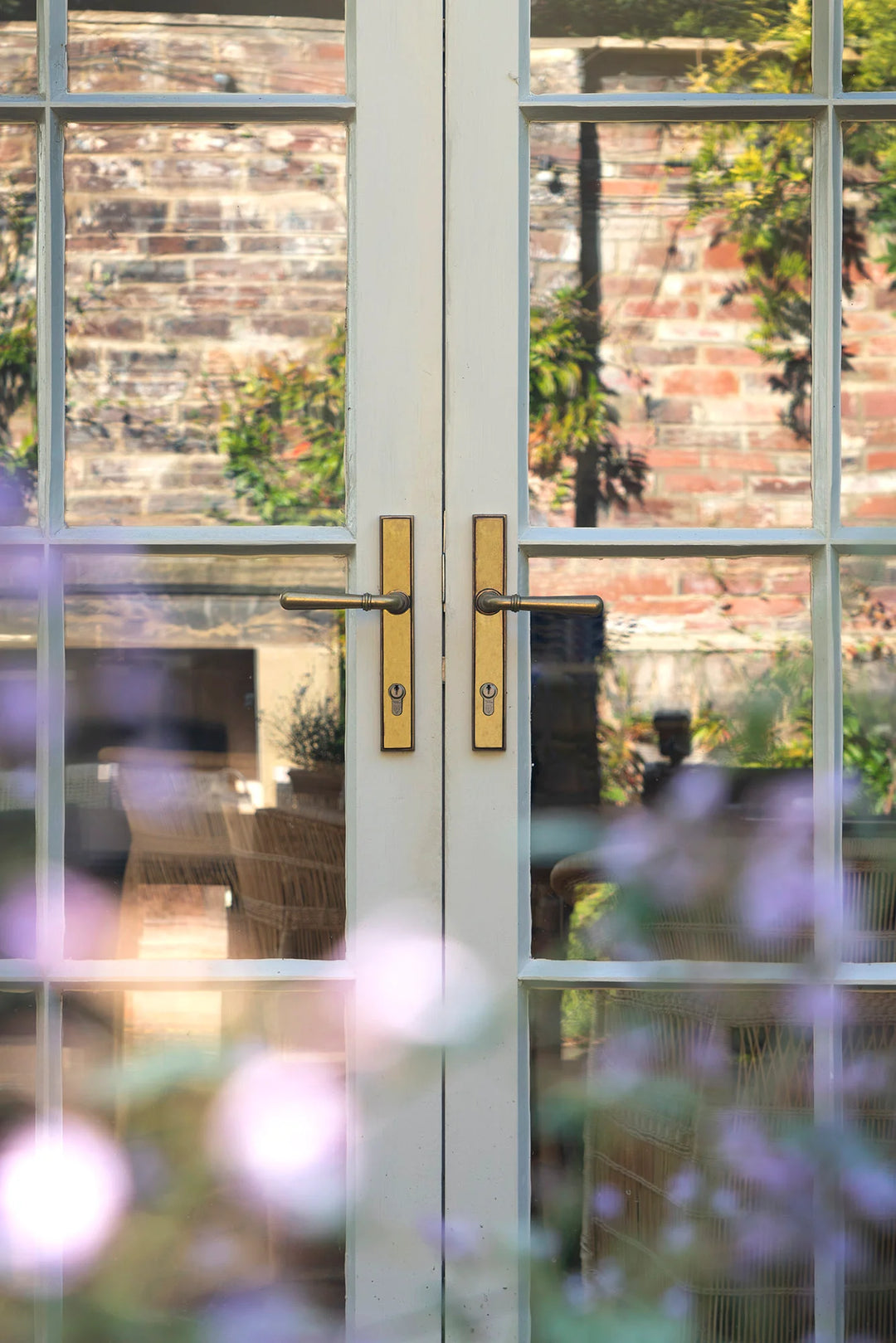 From the Anvil Newbury Slimline Lever Espagnolette Lock Set