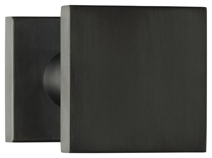 Basics BSQ60V Fixed Offset Front Door Knob - itfitz