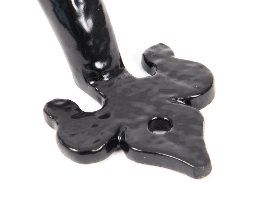 From the Anvil Fleur-De-Lys Pull Handle - itfitz