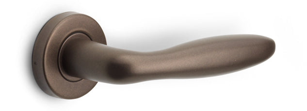 Basics LB18H lever handles set