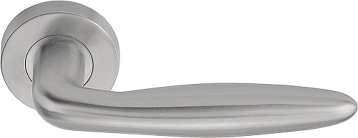 Basics LB18 Solid Lever handle set