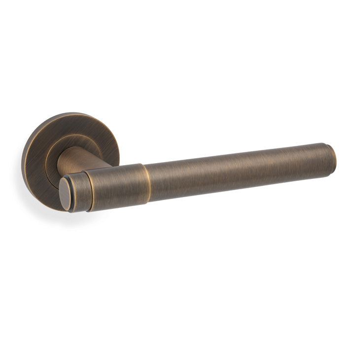 Alexander and Wilks AW241 Kingston Plain Lever Handle - itfitz