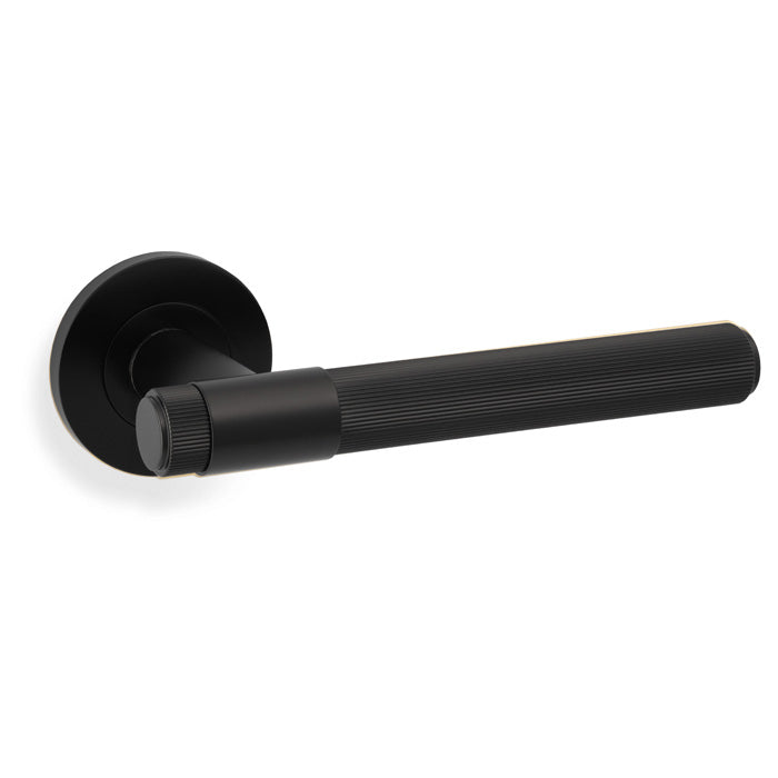 Alexander and Wilks AW242 Kingston Reeded Lever Handle - itfitz