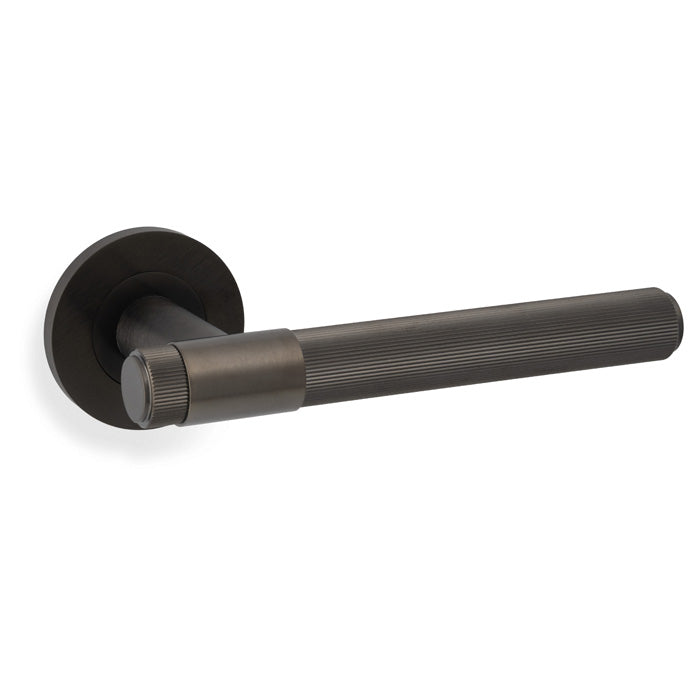 Alexander and Wilks AW242 Kingston Reeded Lever Handle - itfitz