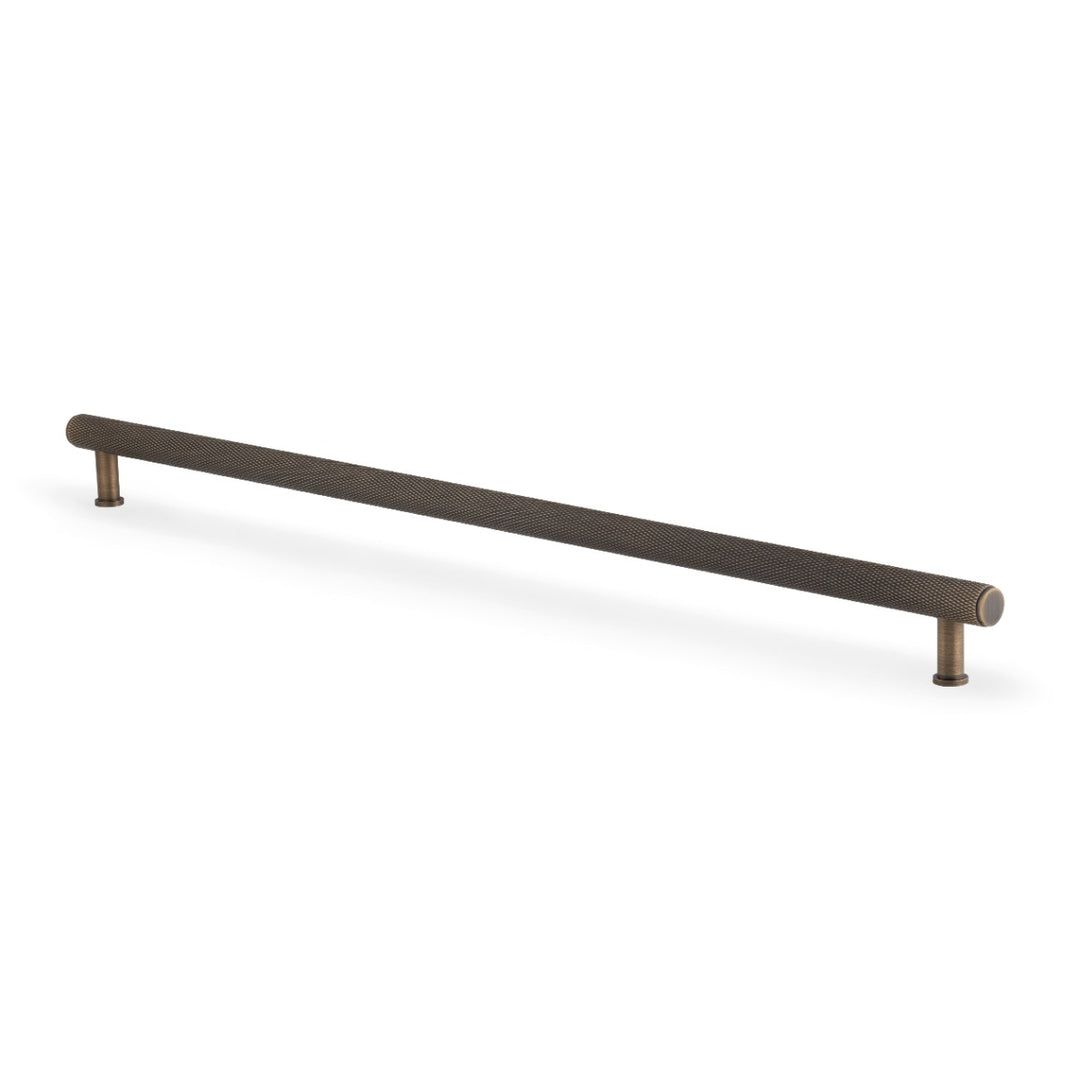 Alexander Wilks AW809 Crispin Knurled Cabinet handle - 448mm - antique brass